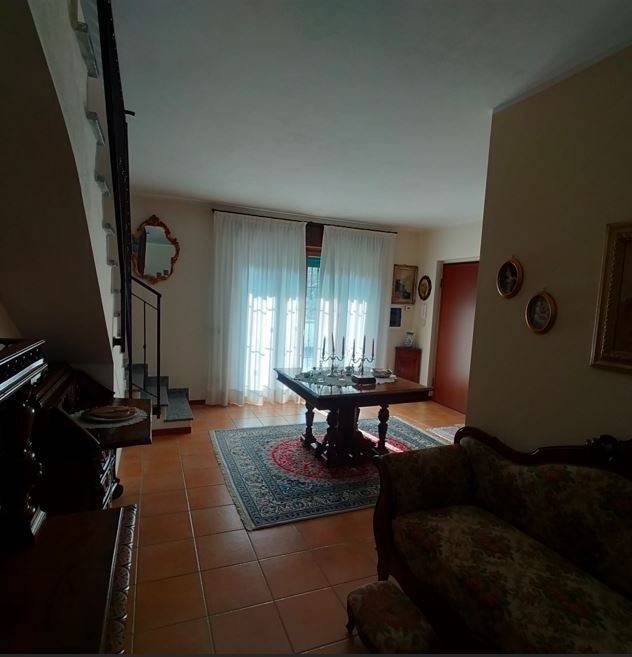 Villa a Caronno varesino in Via Ugo Foscolo - Foto 4