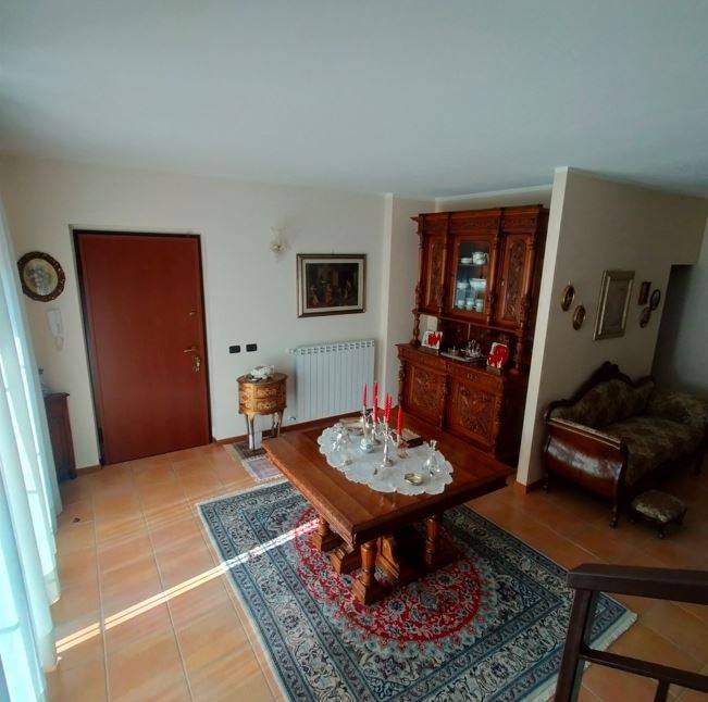 Villa a Caronno varesino in Via Ugo Foscolo - Foto 5