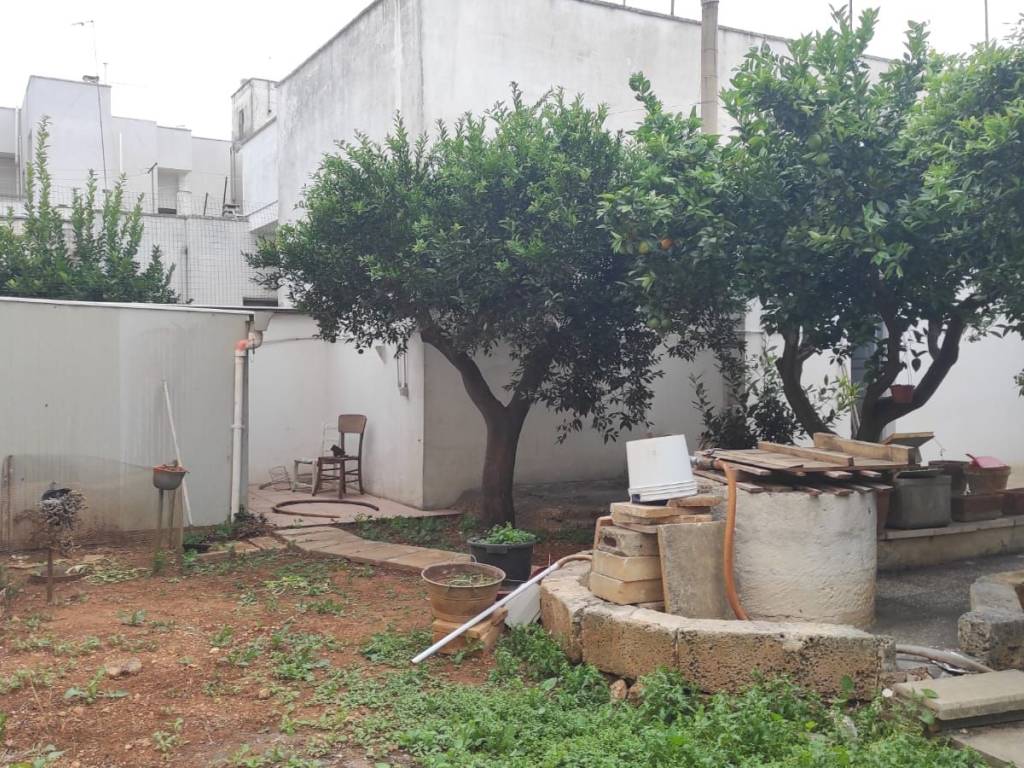 Casa indipendente a Taviano in Via Dante Alighieri - Foto 4