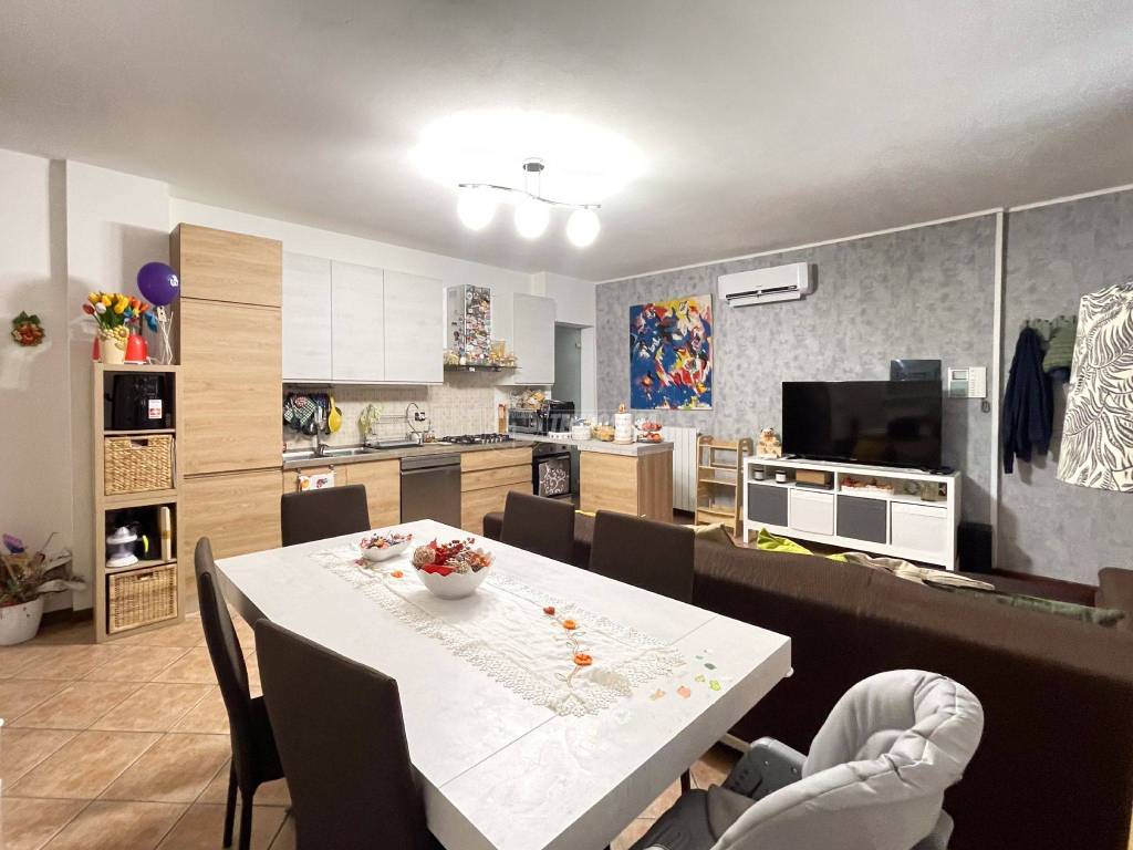 Appartamento a Comazzo in Via Cav. Domenico Mangiagalli 9 - Foto 5