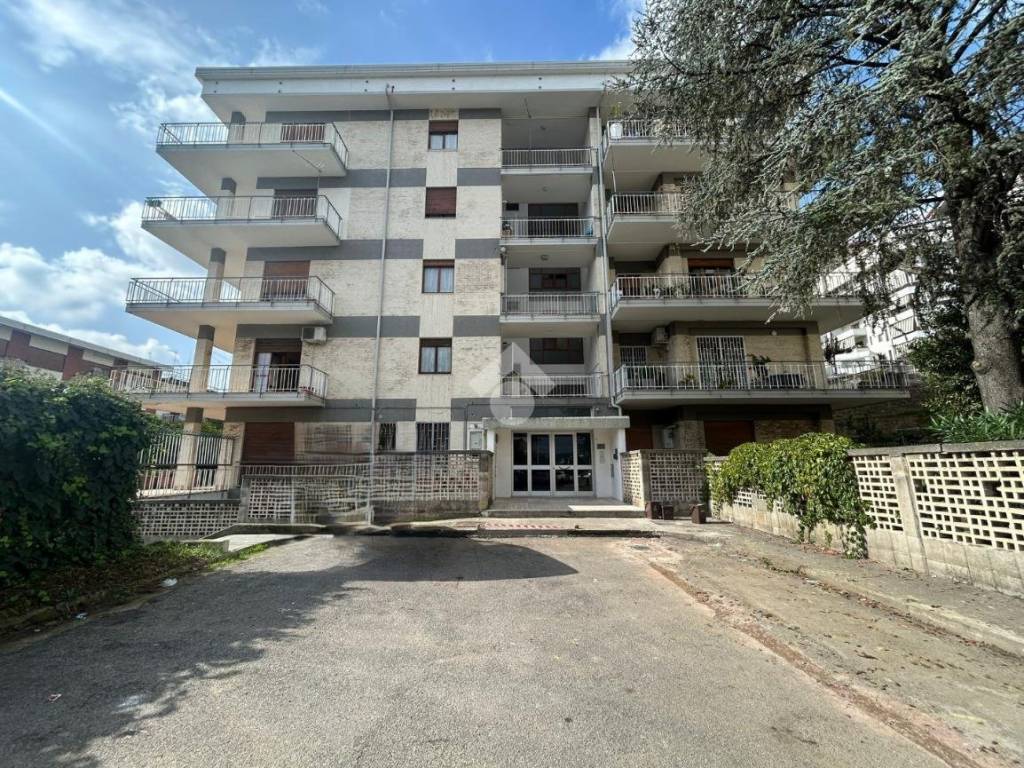 Appartamento a Cosenza in Via francesco cilea - Foto 3