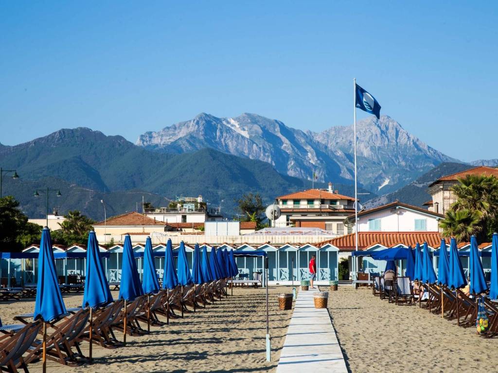 Villa a Forte dei marmi in Via Palmiro Togliatti - Foto 1