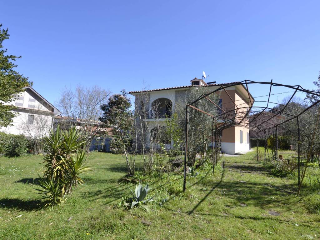 Villa a Ronciglione in Via dei Cerri - Foto 4