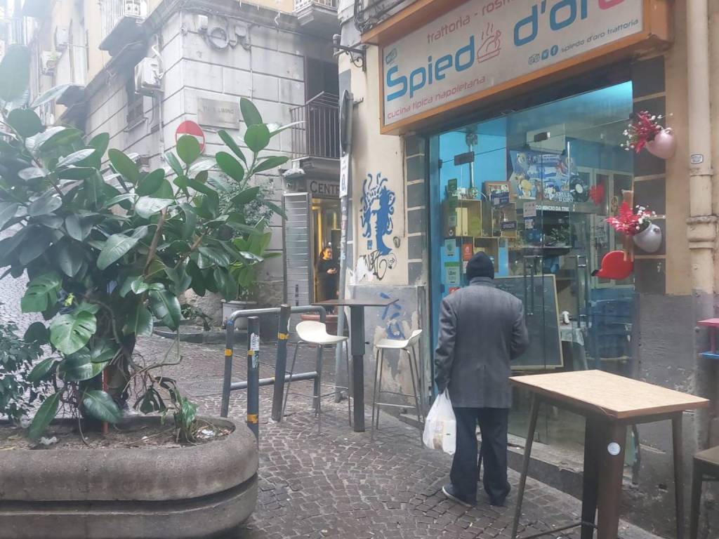 Immobile a Napoli in Via Pasquale Scura, 55 - Foto 2
