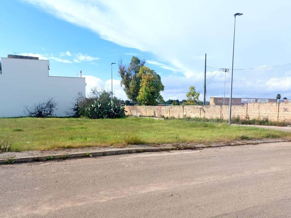 Terreno a Tricase in Via Roberto Ardigò - Foto 2
