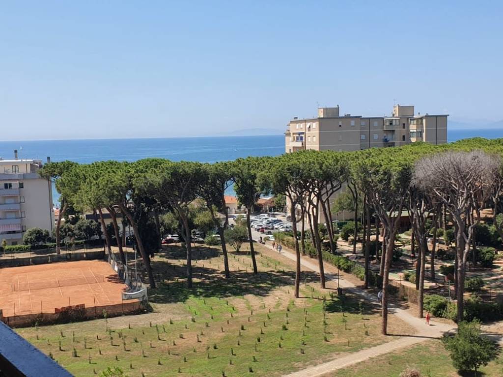 Appartamento a Follonica in Via Gioacchino Rossini, 15 - Foto 3