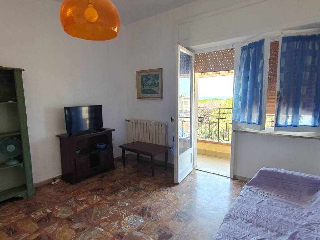 Appartamento a Follonica in Via Gioacchino Rossini, 15 - Foto 4