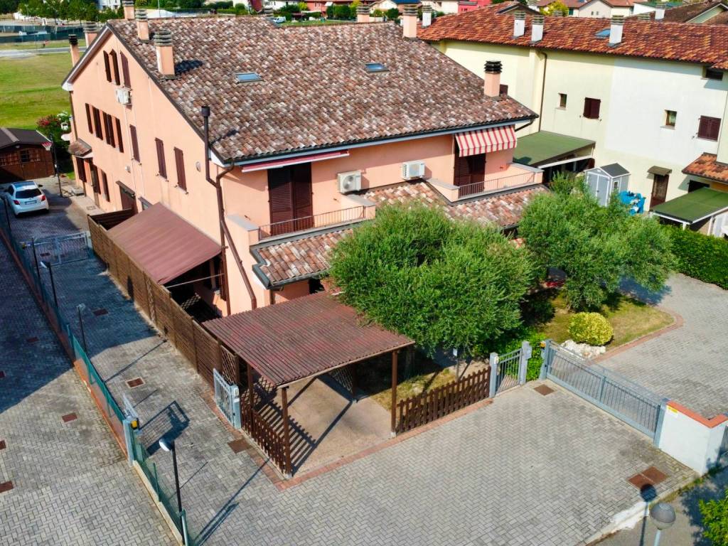 Casa indipendente a Massa lombarda in Via Castelletto - Foto 2