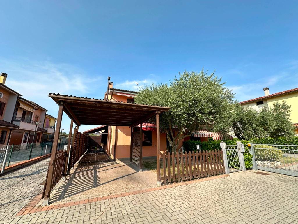 Casa indipendente a Massa lombarda in Via Castelletto - Foto 3
