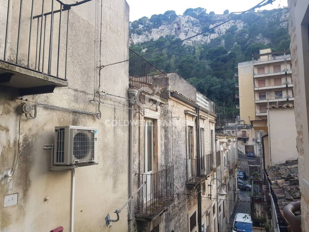 Casa indipendente a Modica in Via Tirella, 57 - Foto 2