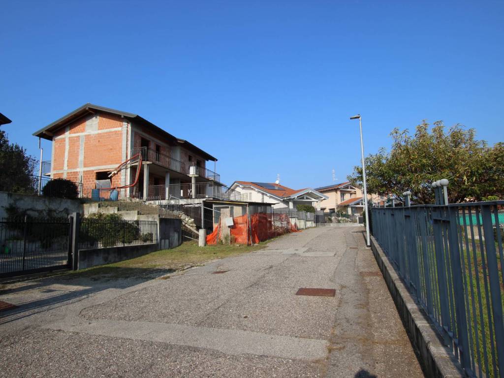 Villa a Daverio in Via Giovanni XXIII - Foto 3
