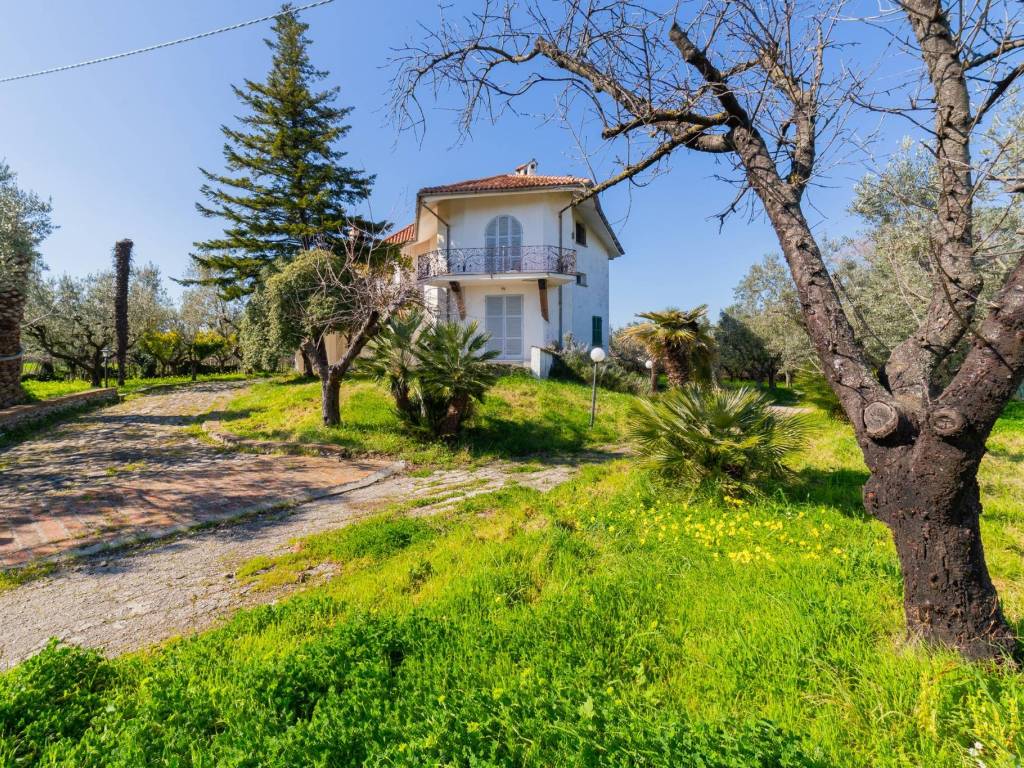 Villa a Casalbordino in Via Pian del Lago, 47 - Foto 3
