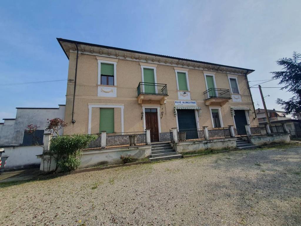Villa a Casale monferrato in Frazione Roncaglia Strada Provinciale, 8 - Foto 2