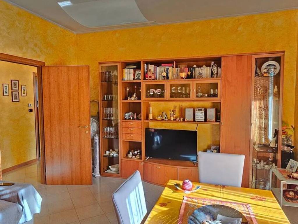 Appartamento a Casale monferrato in Viale O. Marchino, 25 - Foto 3