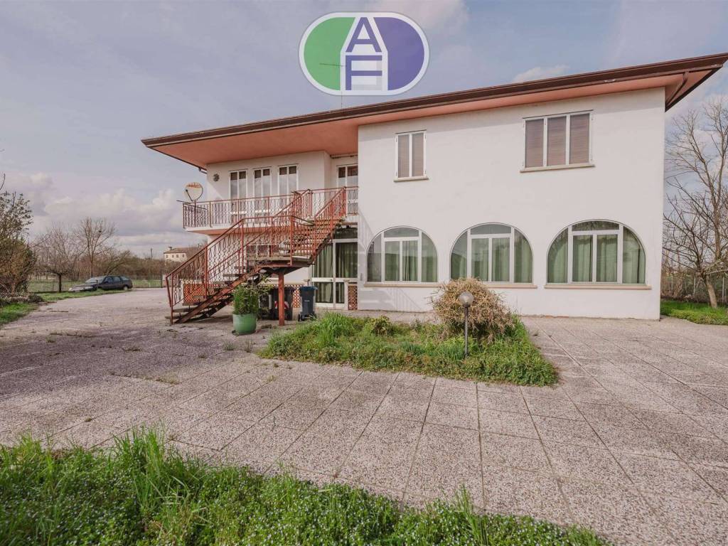 Villa a Fiesso d'artico in Via Pioghella, 130 - Foto 1