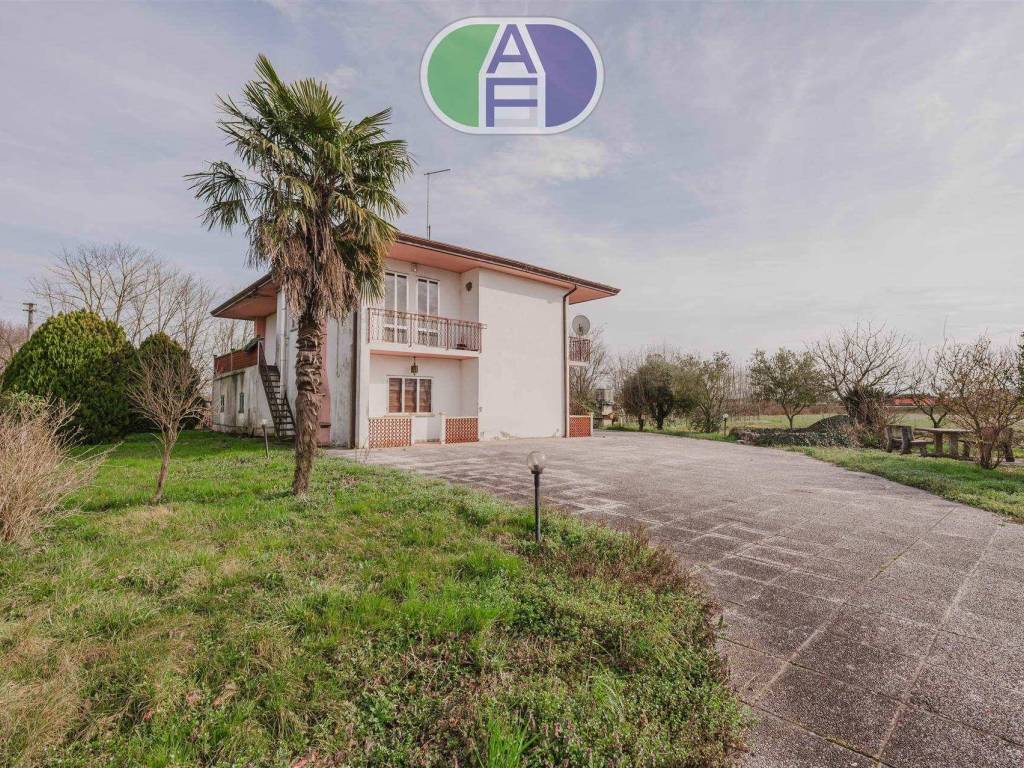 Villa a Fiesso d'artico in Via Pioghella, 130 - Foto 3