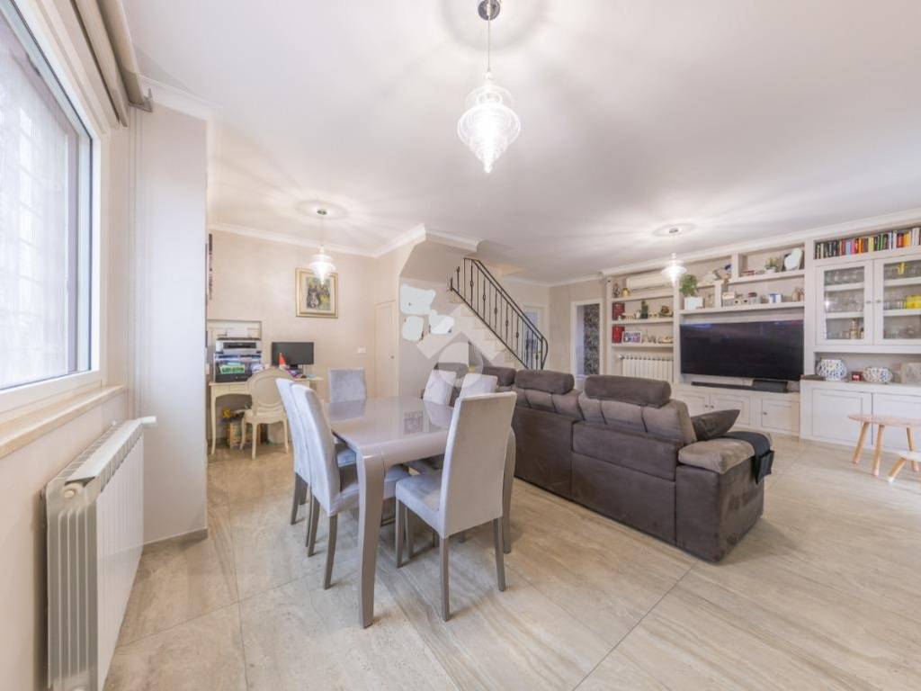 Villa a Frascati in Via del Frantoio Romano, 116 - Foto 4