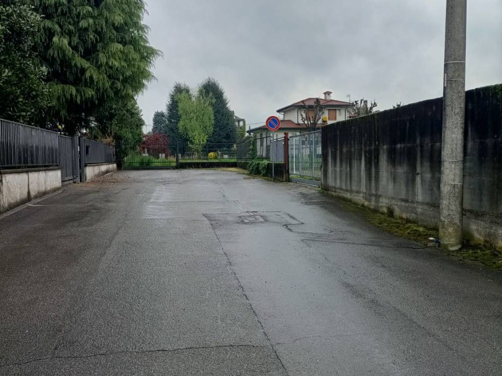 Terreno a Gorla maggiore in Via Giotto - Foto 2
