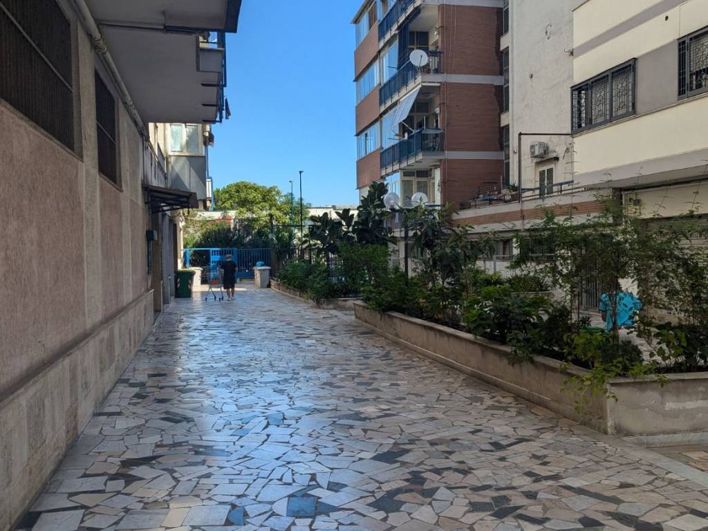 Appartamento a Napoli in Viale dei Pianeti - Foto 2
