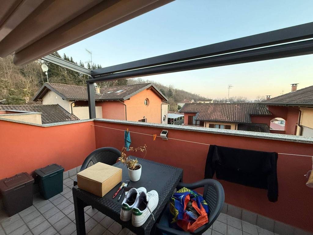 Appartamento a Borgomanero in Via Carlo Bescapè, 44 - Foto 2
