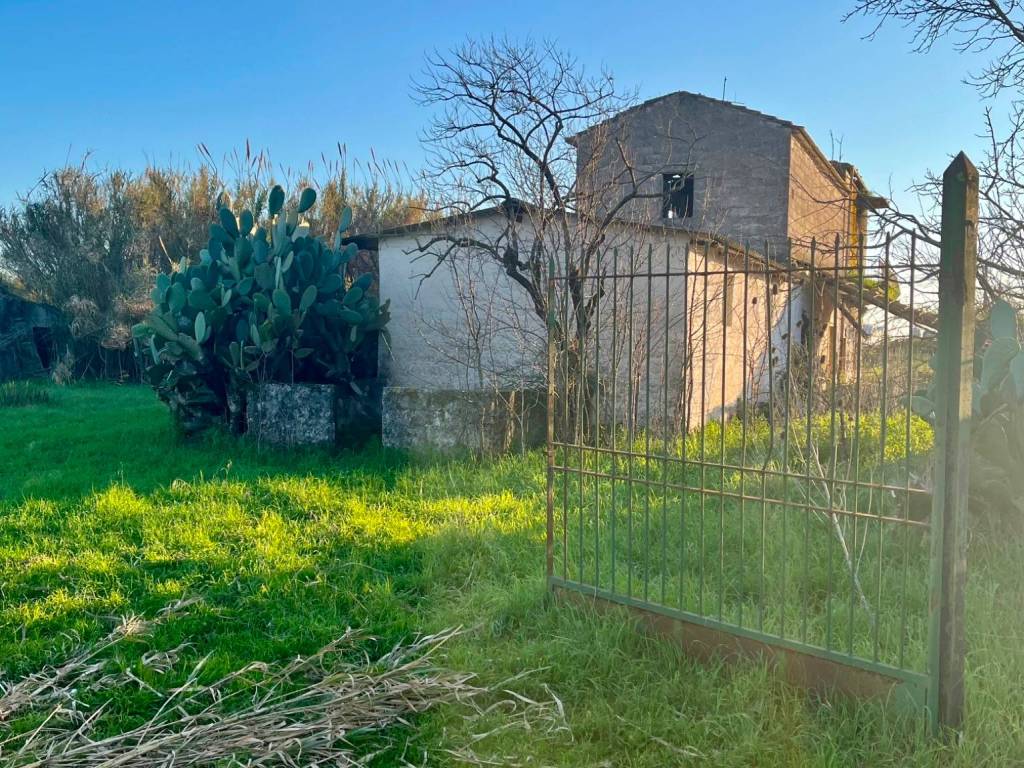 Rustico / casale a Fondi in Via Acqua Chiara - Foto 2