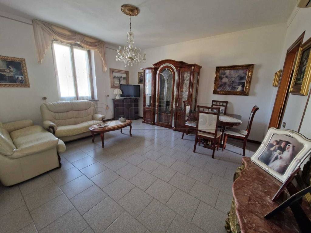 Appartamento a Cremona in VIA ARCHITETTI DATTARO - Foto 2