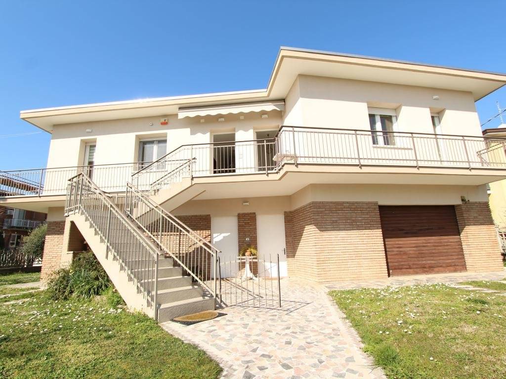 Villa a Zevio in Via della Pace, 36 - Foto 2
