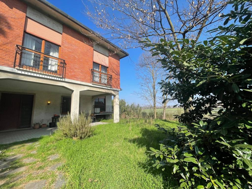 Villa a Arconate in Via Alcide De Gasperi, 15 - Foto 2