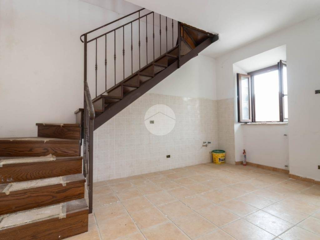 Rustico / casale a Maenza in VIA DEL COLLE - Foto 2