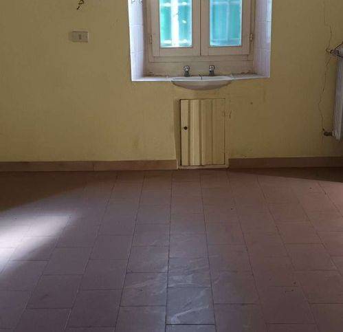 Villa a Pavullo nel frignano in Piazza Cesare Battisti - Foto 4