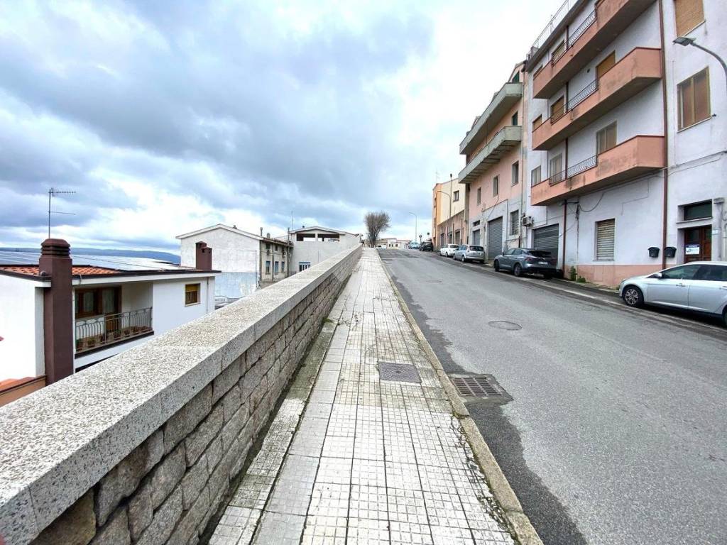 Appartamento a Nuoro in Via Antonio Ballero, 32 - Foto 2