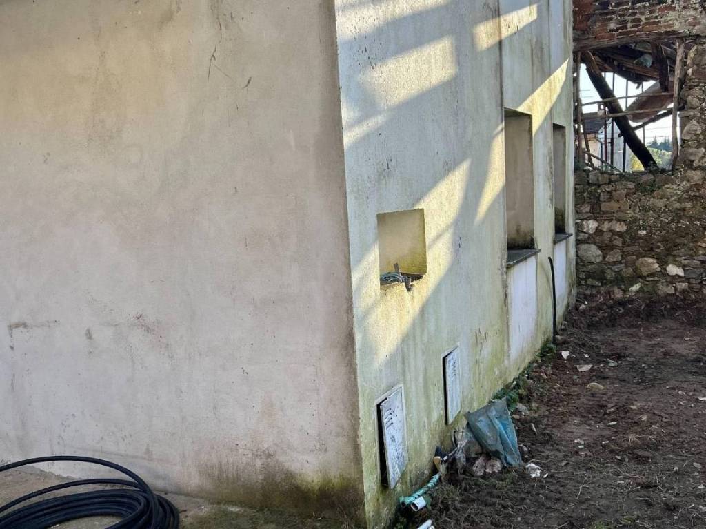Appartamento a Sangiano in Via Giacomo Puccini, 17 - Foto 5