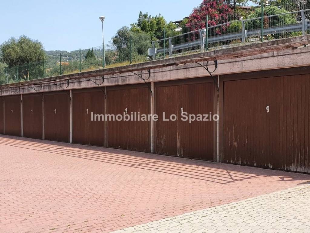 Box / garage a Andora in Via A. Porcella - Foto 3