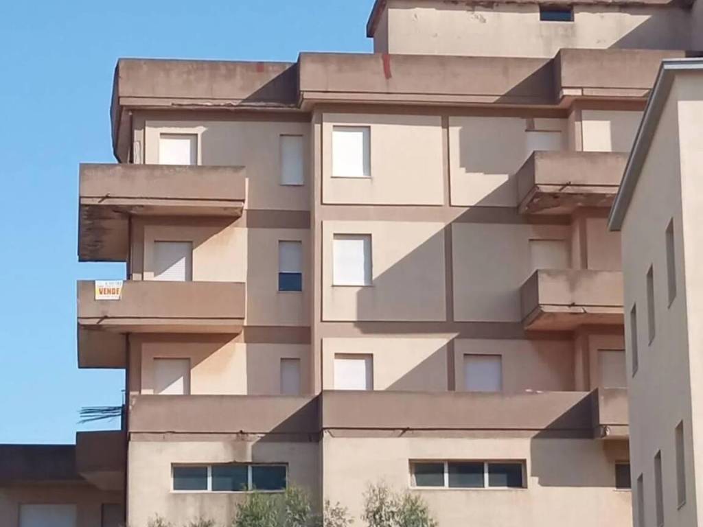 Palazzo / stabile a Carbonia in Viale Gramsci S.N.C. - Foto 3