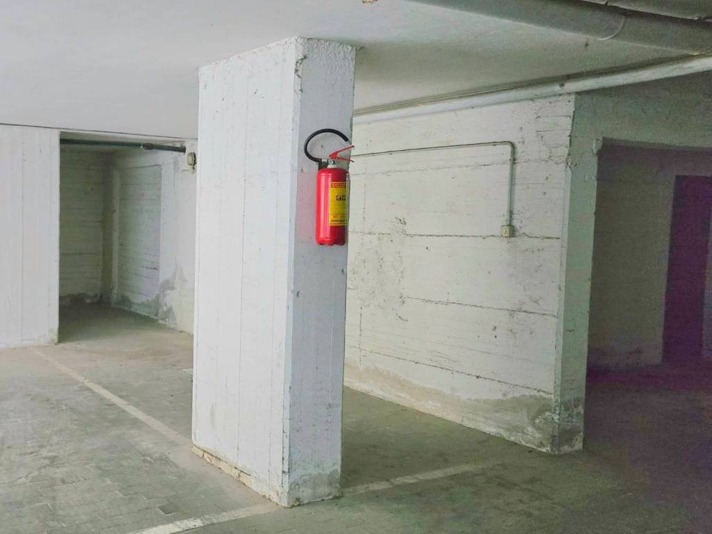 Box / garage a Caserta in Via Vincenzo Lupoli - Foto 4