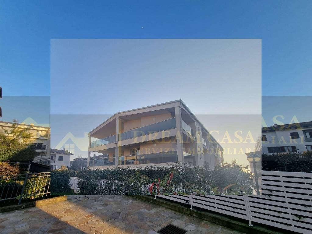 Attico / mansarda a Cassina de' pecchi in Via Don Gaetano Colombo, 4 - Foto 2