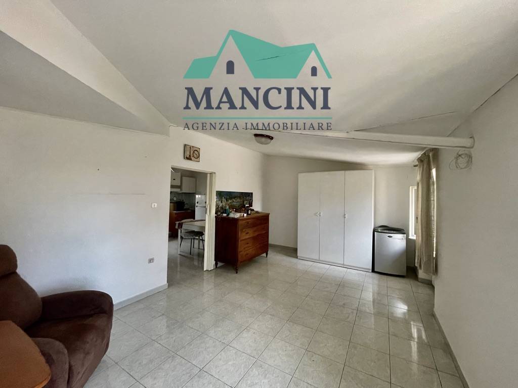 Appartamento a Jesi in VIA SPALDI, 5 - Foto 2