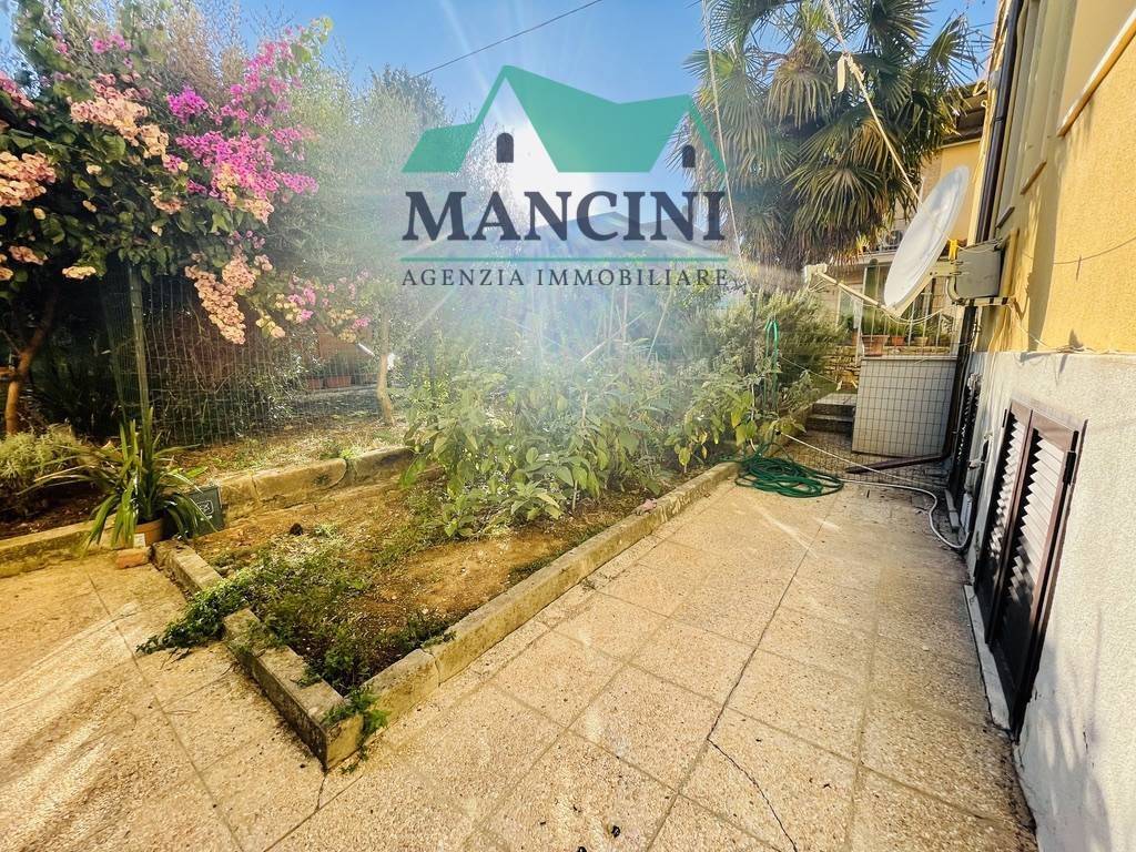 Appartamento a Jesi in RADICIOTTI, 20 - Foto 2