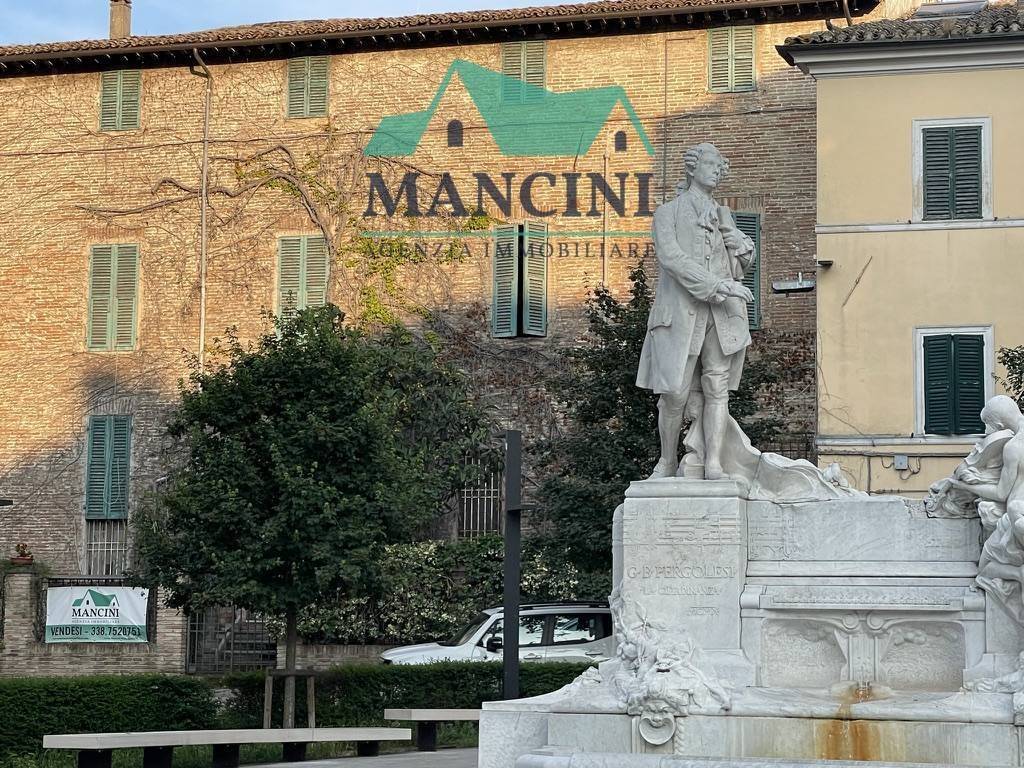 Casa indipendente a Jesi in PIAZZA G. BATTISTA PERGOLESI, 2 - Foto 5