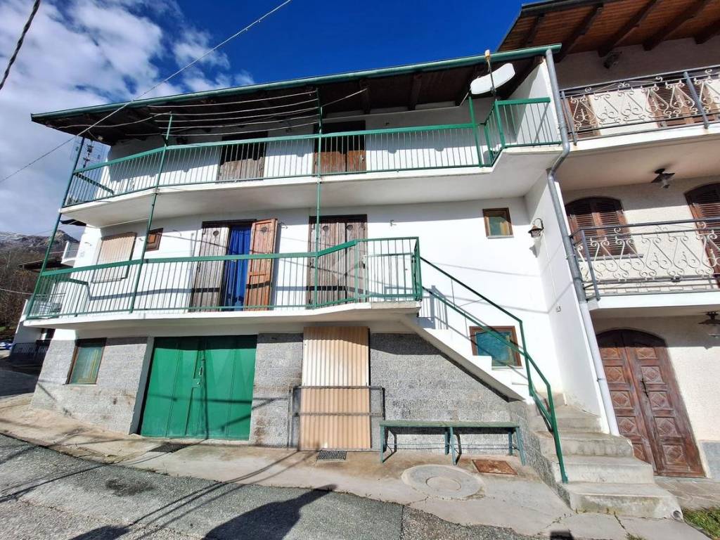 Casa indipendente a Giaveno in Giaveno Borgata Balangero, 13 - Foto 1