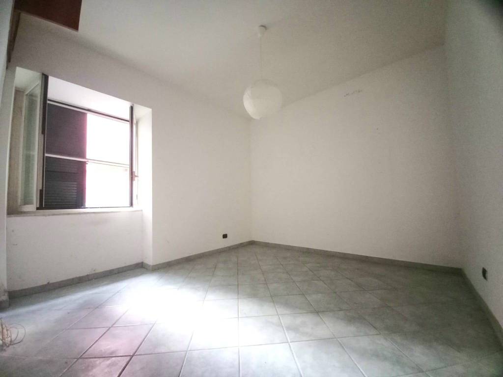 Appartamento a Pozzuoli in Via Vincenzo Barletta Traversa 4 - Foto 2