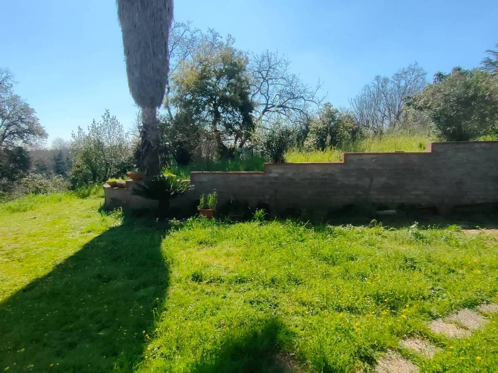 Villa a Aprilia in Via Pollino, 29 - Foto 5