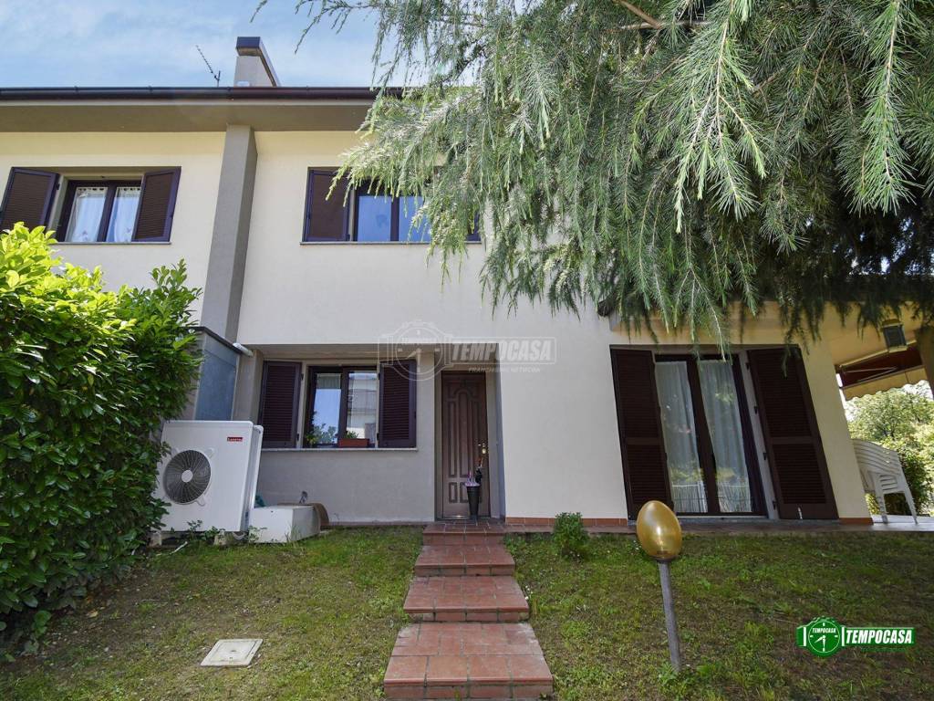 Villa a Pregnana milanese in Via Gallarate 25 - Foto 2