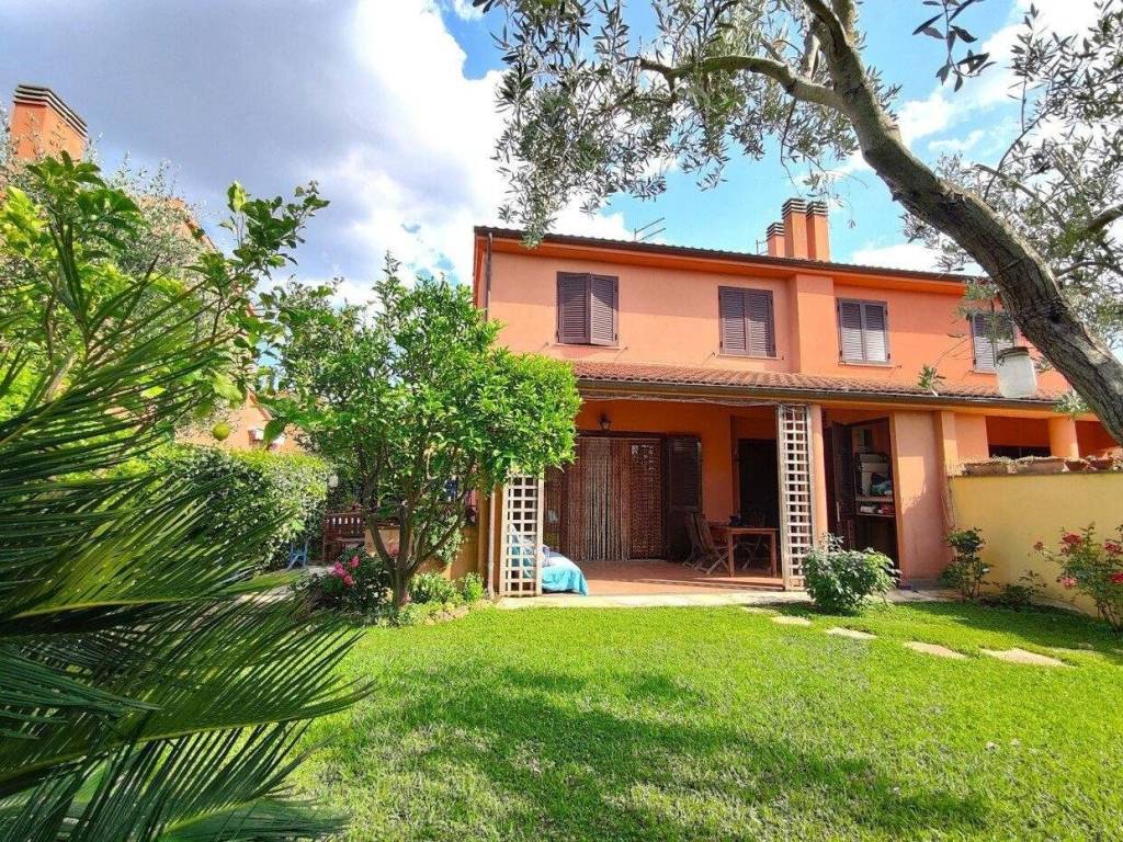 Villa a Montalto di castro in Località Torre di Maremma - Foto 1
