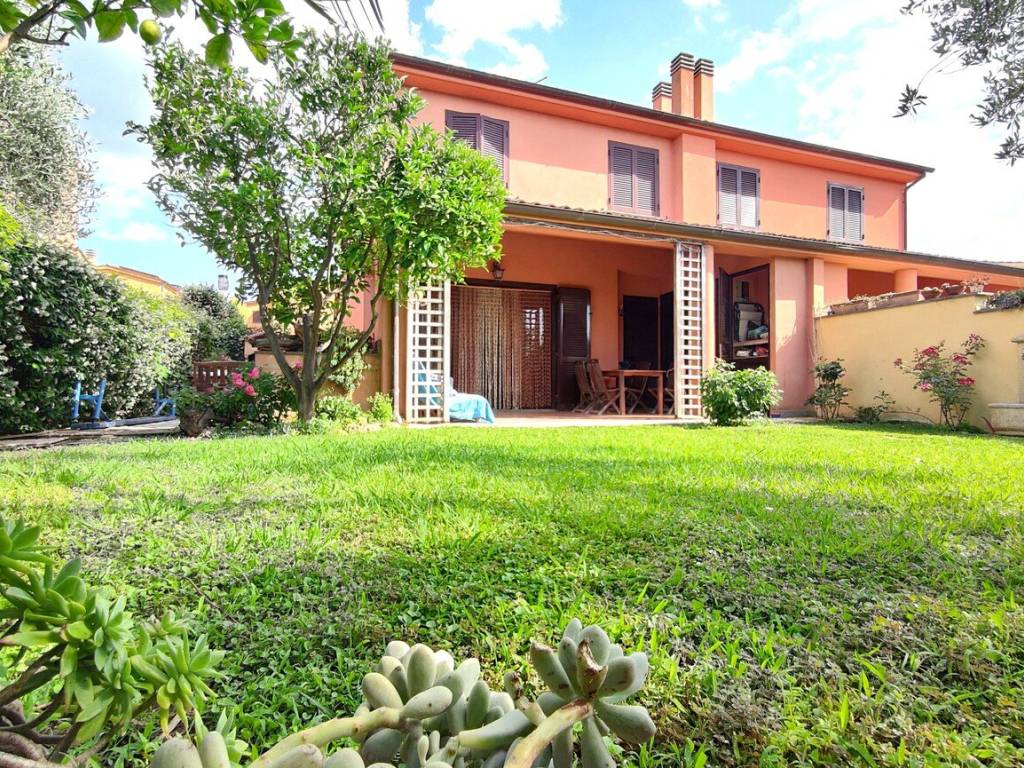 Villa a Montalto di castro in Località Torre di Maremma - Foto 2