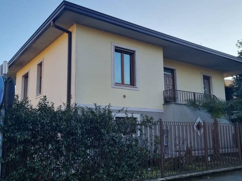Villa a Lodi in Via Giovanni Carnovali - Foto 2