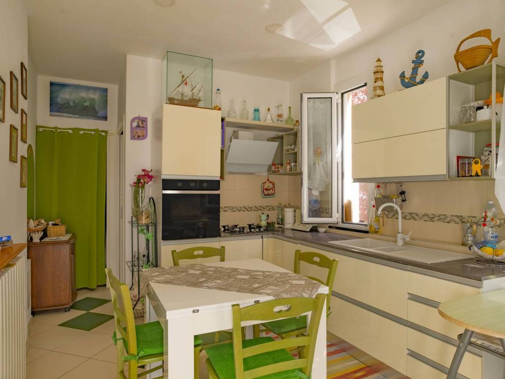 Appartamento a Albenga in Via Roggetto - Foto 3