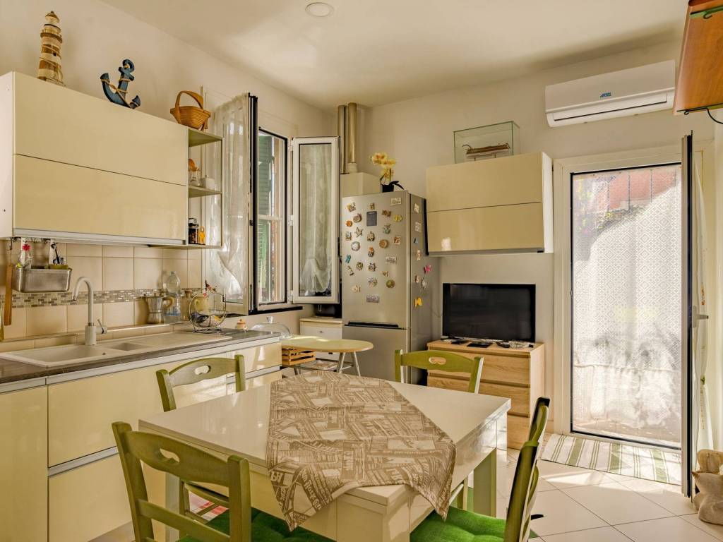 Appartamento a Albenga in Via Roggetto - Foto 4