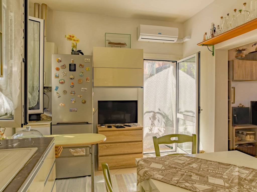 Appartamento a Albenga in Via Roggetto - Foto 5