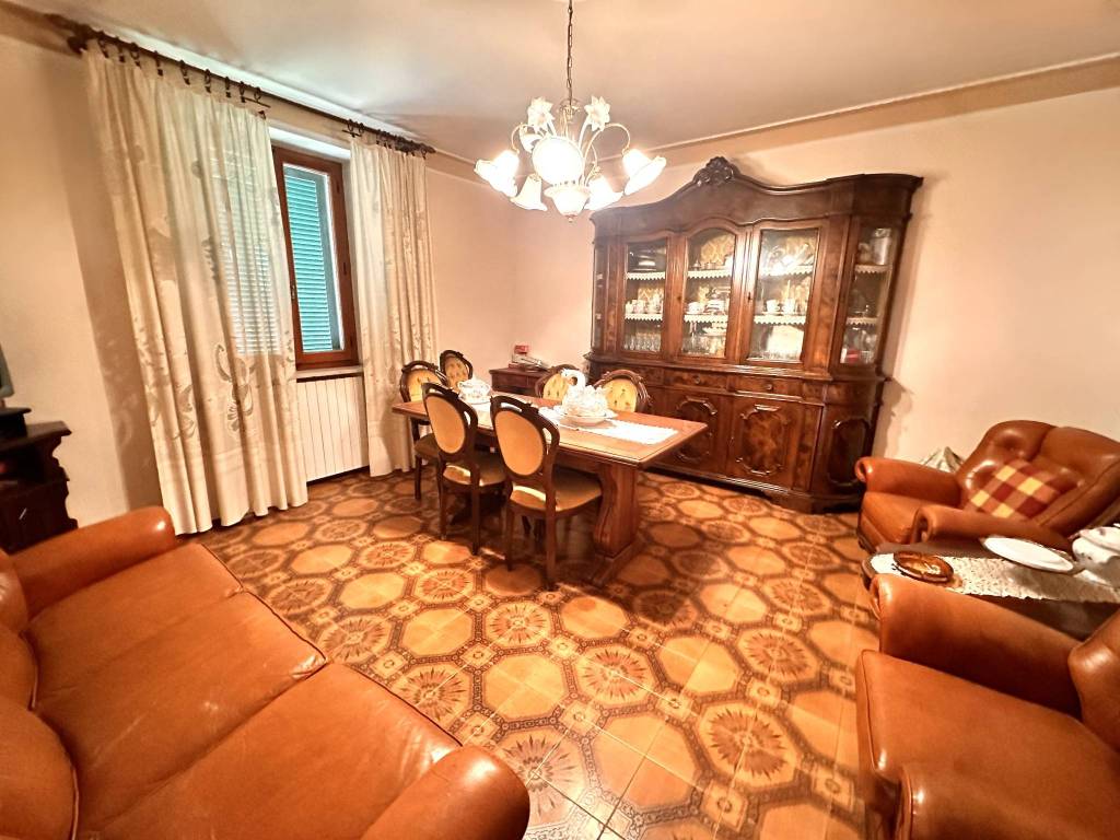 Casa indipendente a Castiglione del lago in Via Santa Maria - Foto 2